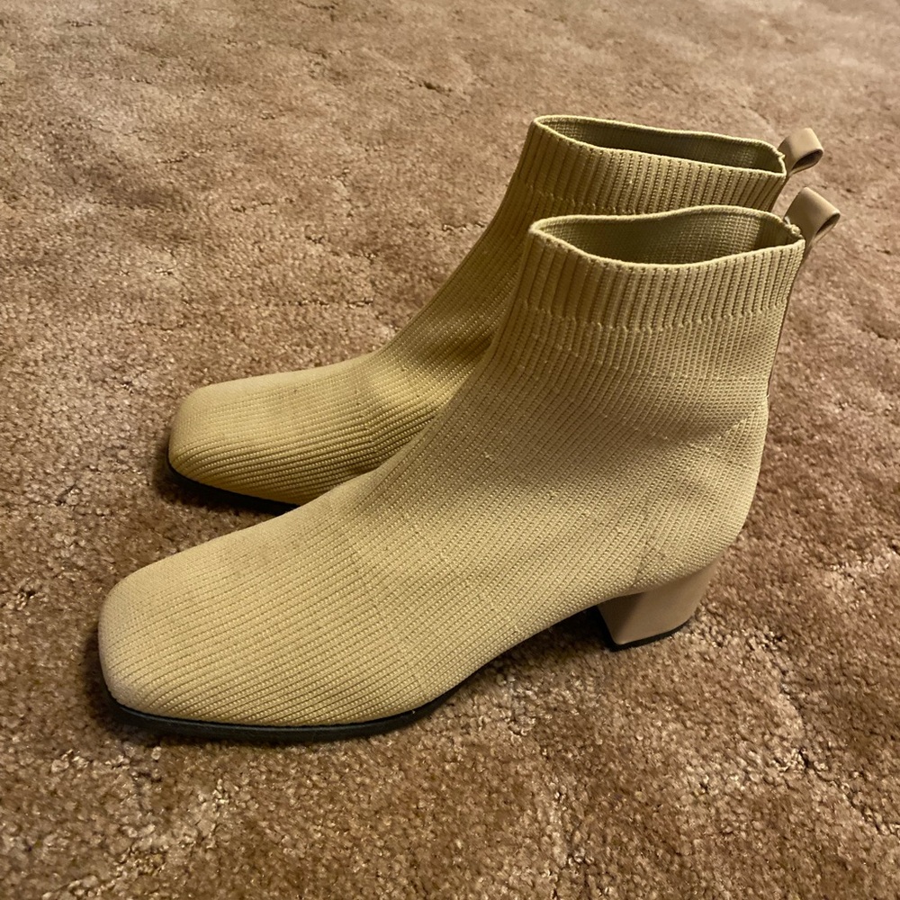 TIJN Camel Ribbed Ankle Boots